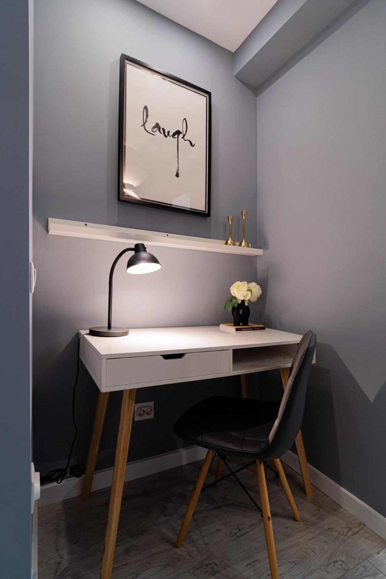 Chic Black & White 2Br Retreat On Dambovitei Βουκουρέστι Εξωτερικό φωτογραφία
