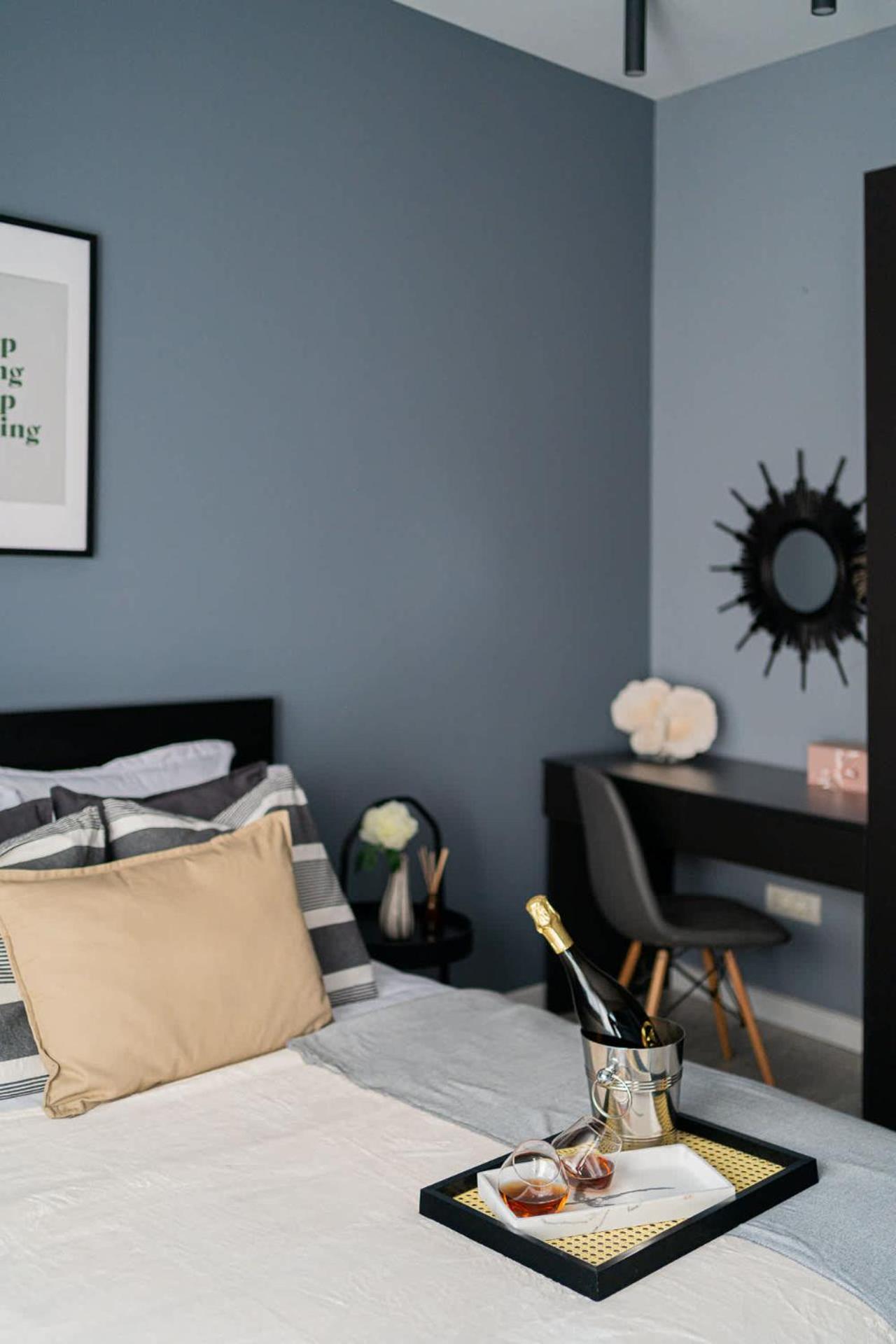 Chic Black & White 2Br Retreat On Dambovitei Βουκουρέστι Εξωτερικό φωτογραφία