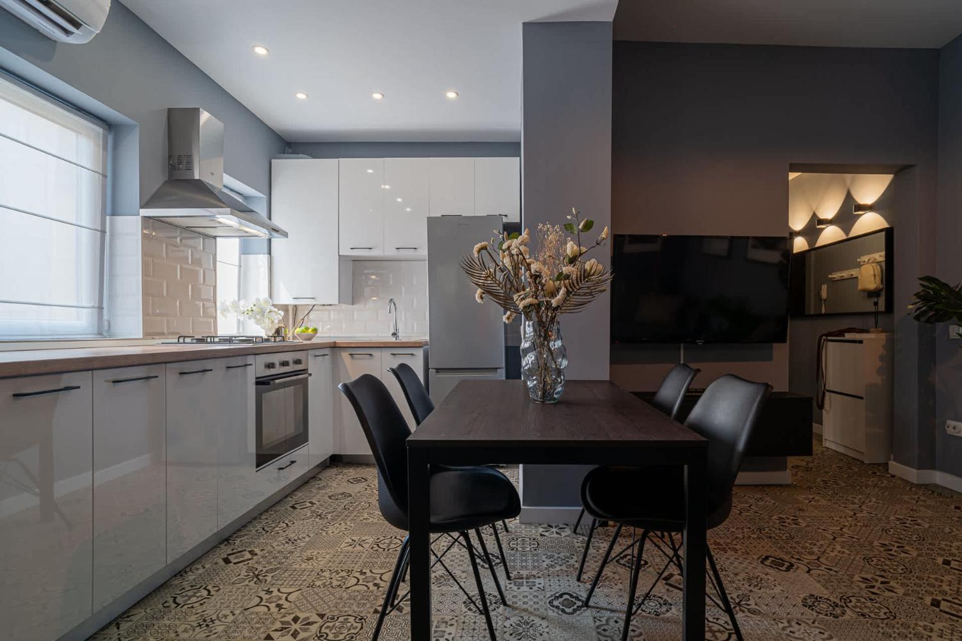 Chic Black & White 2Br Retreat On Dambovitei Βουκουρέστι Εξωτερικό φωτογραφία