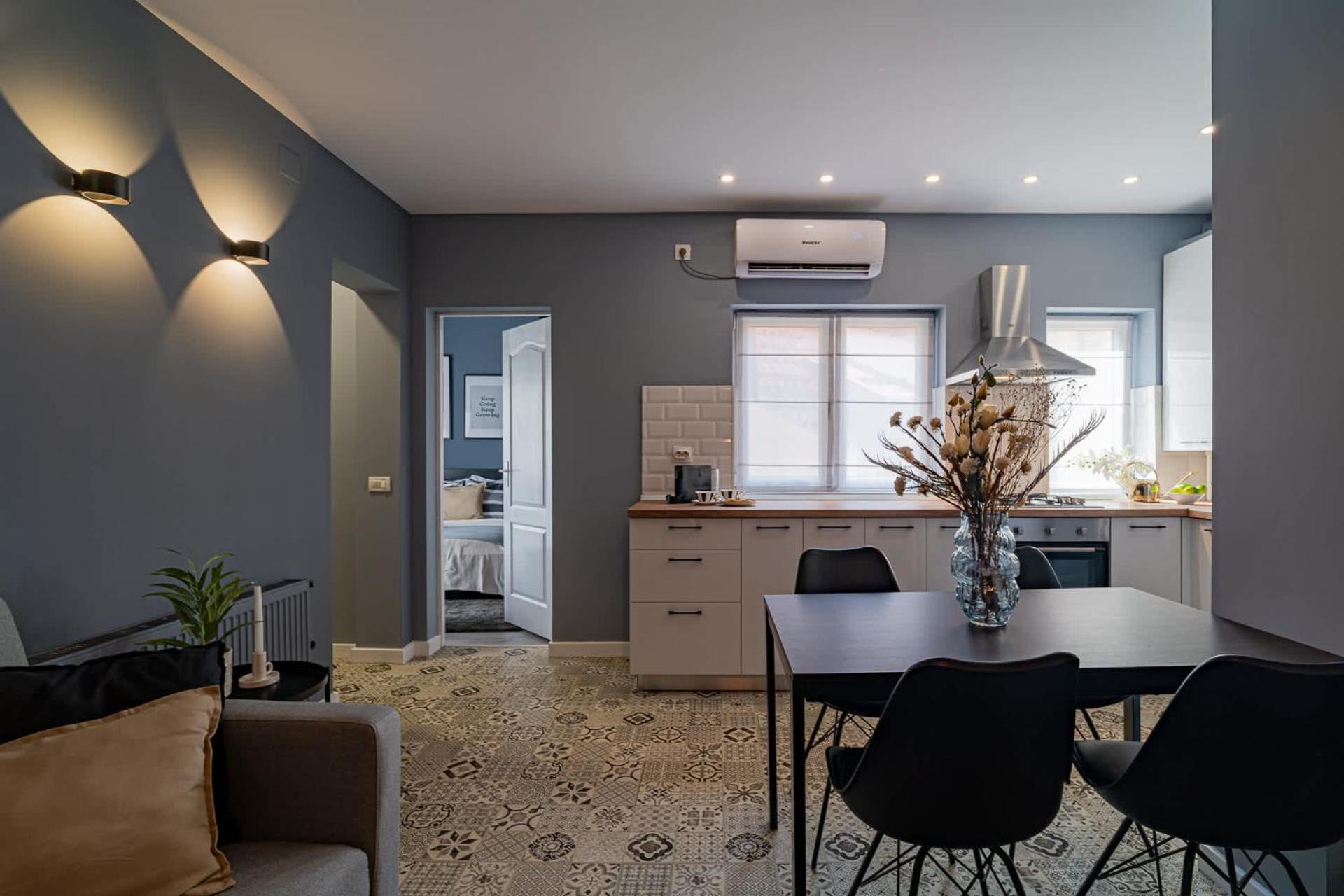 Chic Black & White 2Br Retreat On Dambovitei Βουκουρέστι Εξωτερικό φωτογραφία