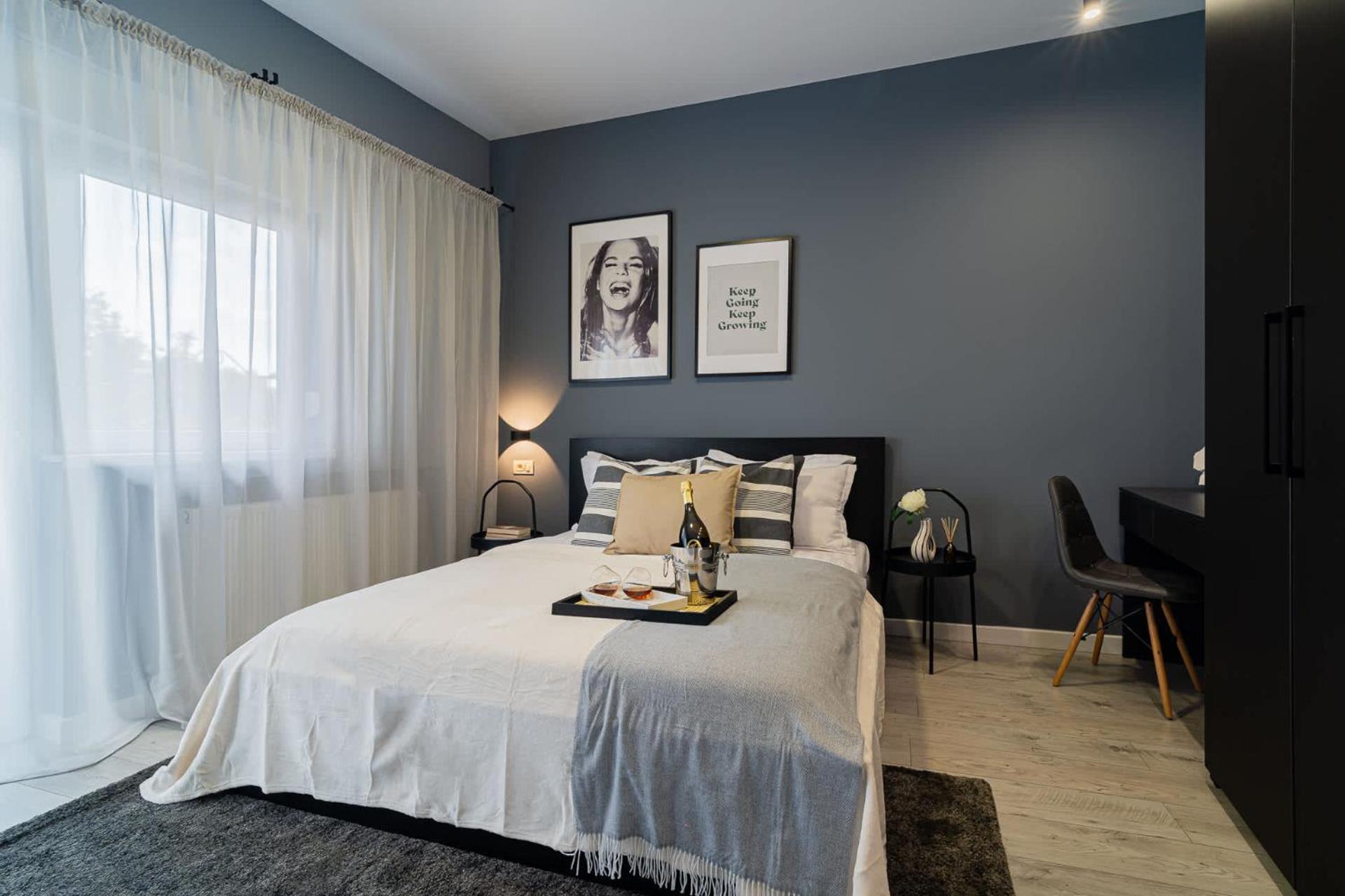 Chic Black & White 2Br Retreat On Dambovitei Βουκουρέστι Εξωτερικό φωτογραφία